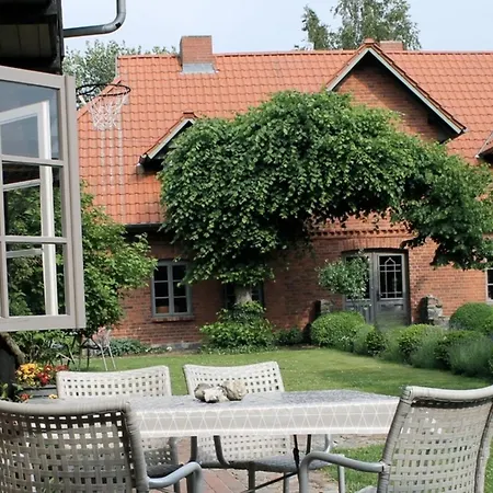 Idyllic Farm House With 5 Near The Saaler Bodden Saal