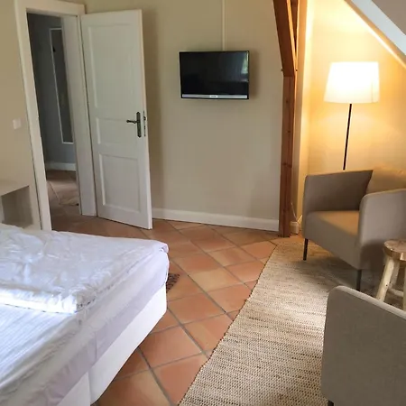 Idyllic Farm House With 5 Near The Saaler Bodden * Saal