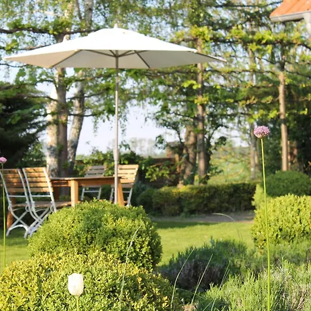 Apartment Idyllic Farm House With 5 Near The Saaler Bodden *