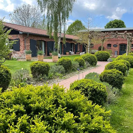 Idyllischer Hof Mit 5 Wohnungen Nahe Des Saaler Boddens Apartmán Saal
