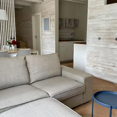 Idyllischer Hof Mit 5 Wohnungen Nahe Des Saaler Boddens * Saal