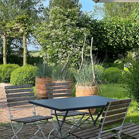 Idyllischer Hof Mit 5 Wohnungen Nahe Des Saaler Boddens Saal