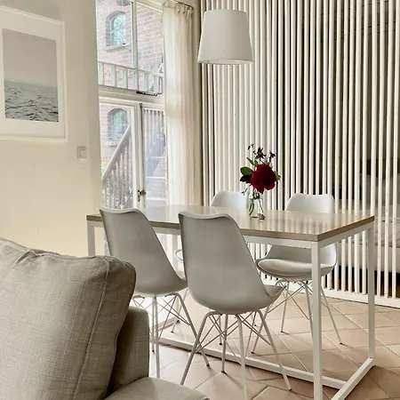 Idyllischer Hof Mit 5 Wohnungen Nahe Des Saaler Boddens Apartmán Saal