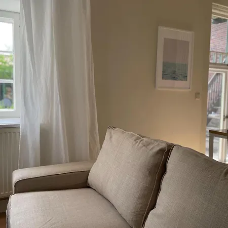 Idyllischer Hof Mit 5 Wohnungen Nahe Des Saaler Boddens