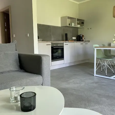 Idyllischer Hof Mit 5 Wohnungen Nahe Des Saaler Boddens Apartmán *