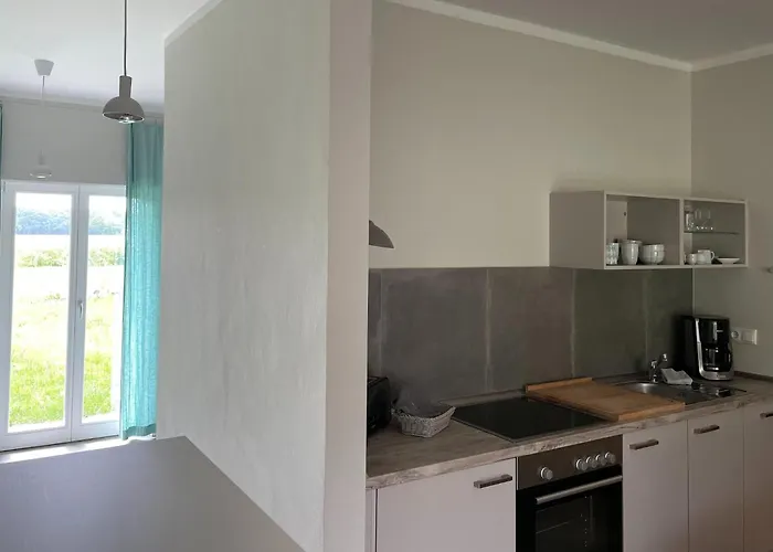 Idyllischer Hof Mit 5 Wohnungen Nahe Des Saaler Boddens Lägenhet