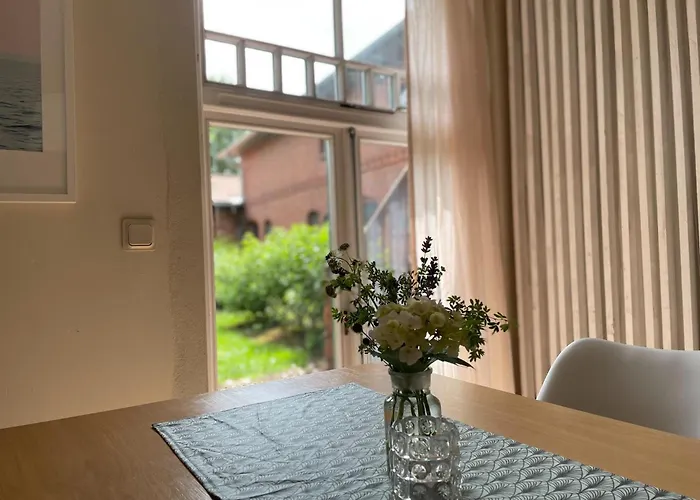 Idyllischer Hof Mit 5 Wohnungen Nahe Des Saaler Boddens * Saal