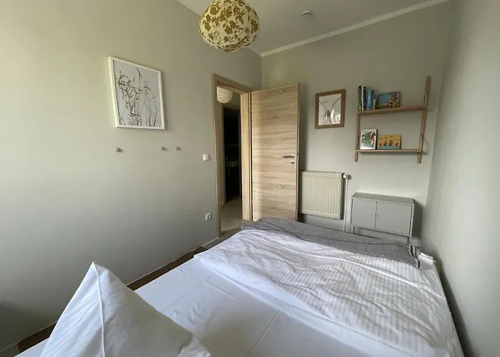 Idyllischer Hof Mit 5 Wohnungen Nahe Des Saaler Boddens Lägenhet Saal